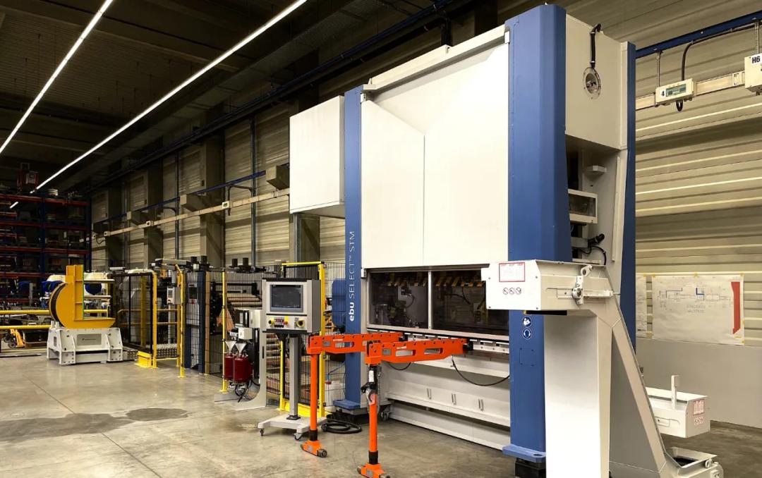Automatická lisovací linka ebu SELECT™ STM