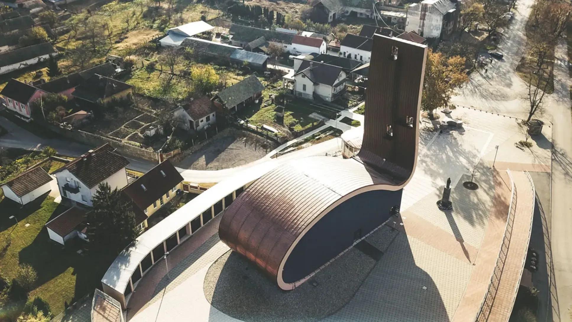 Kostel Panny Marie vzkříšení v Aljmaši